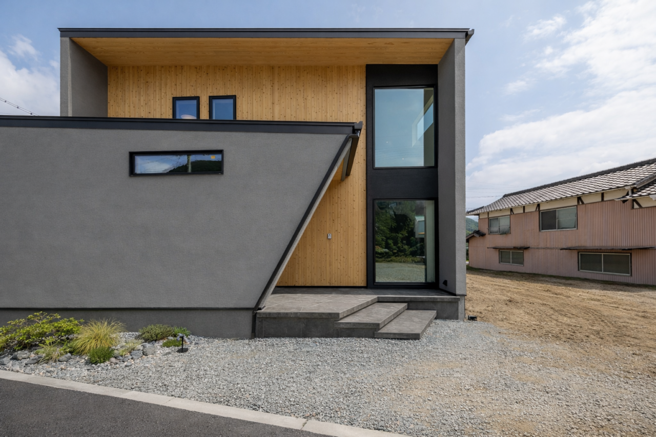 手仕事の質感が映える住宅外観