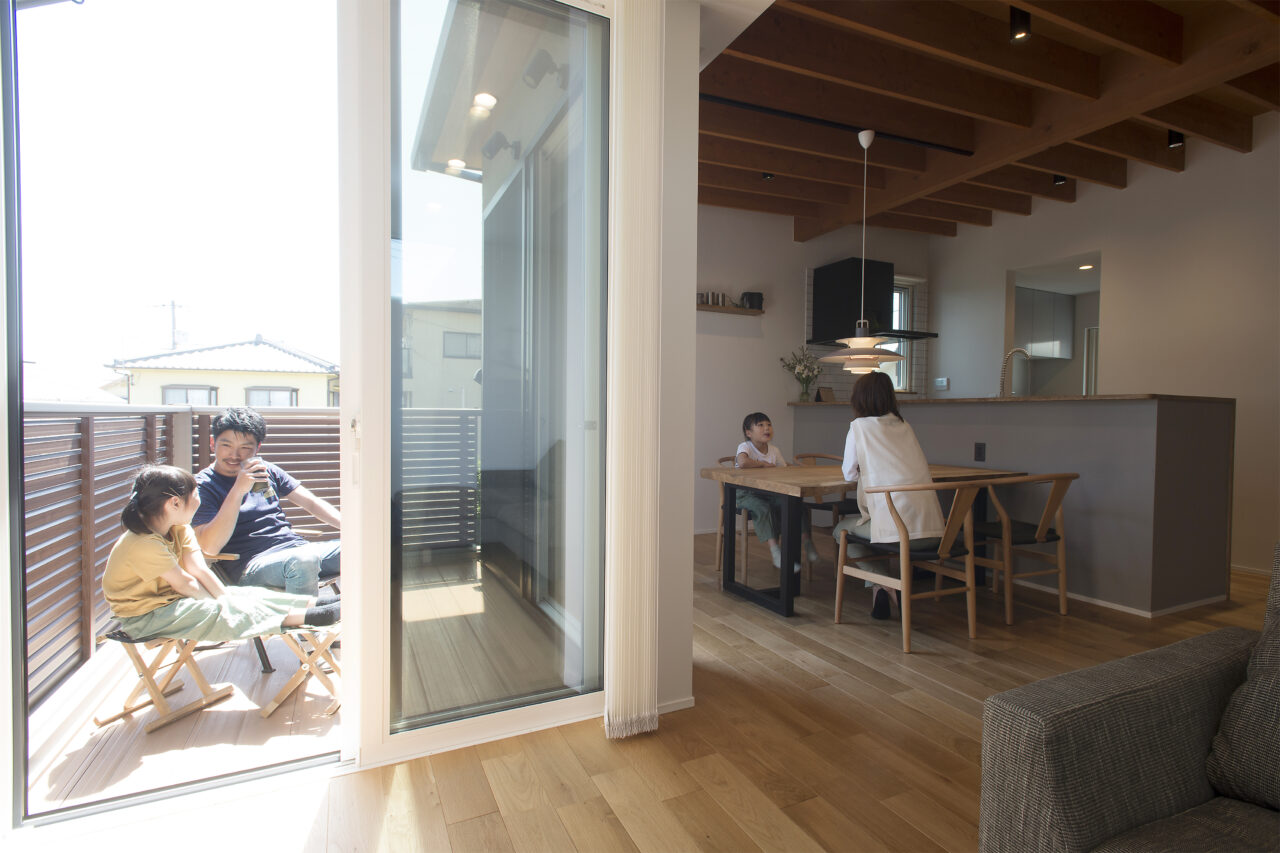 二階リビングのある開放的な空間設計