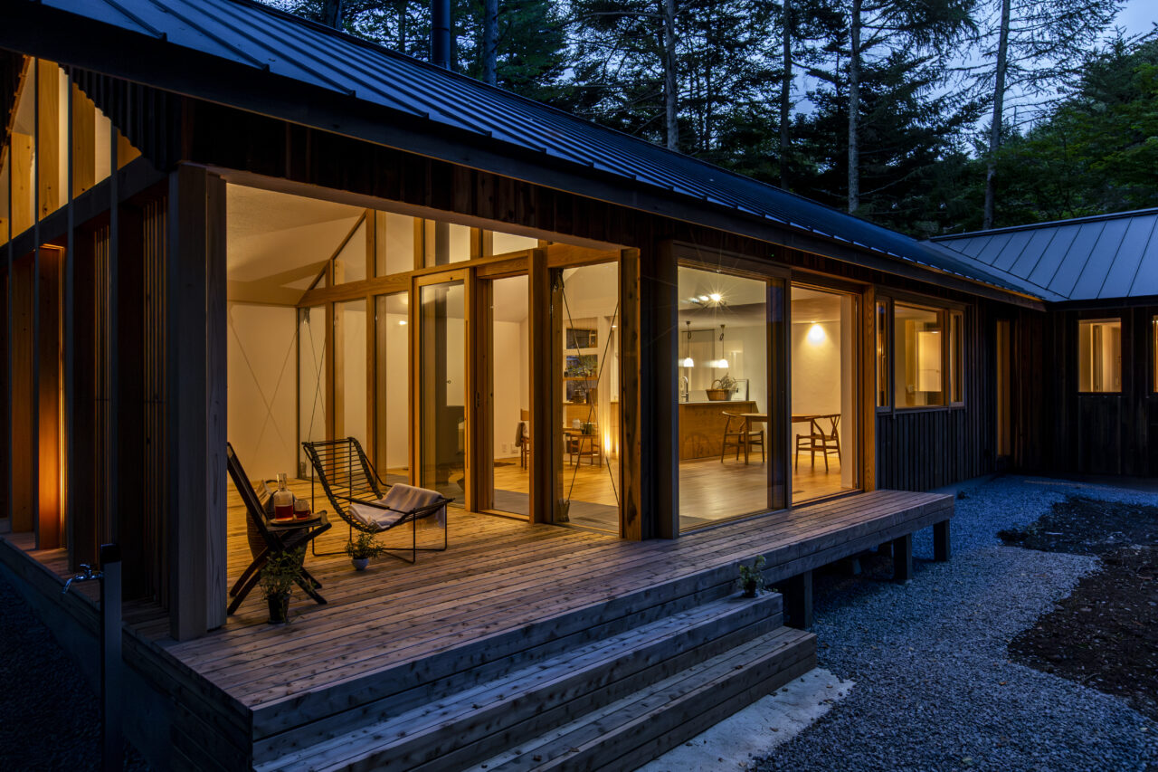 EEN 夜景 光と影が際立つ住まい