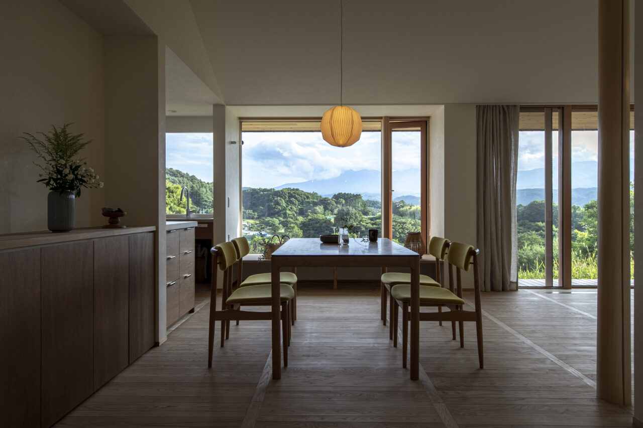 内外が連続する縁側のある住宅