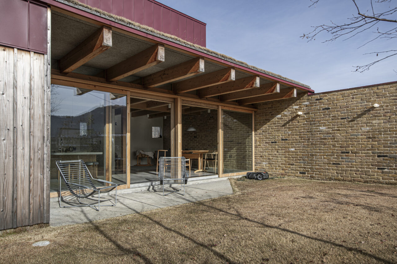 庭とつながる大開口のある住まい