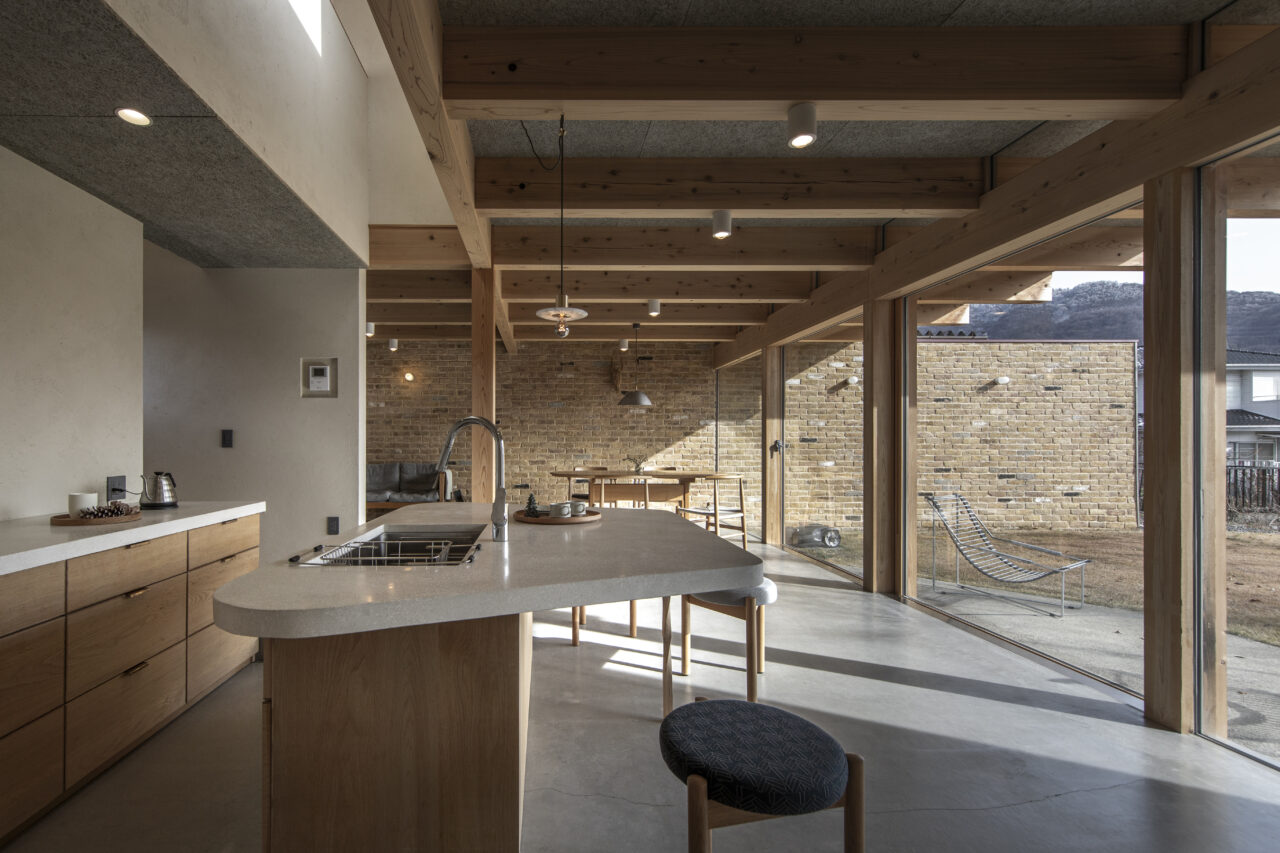 自然光が入る開放的なLDK