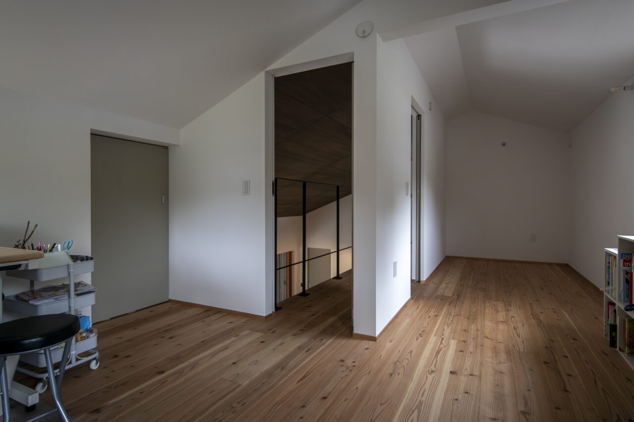 上下階がやわらかくつながる内部設計