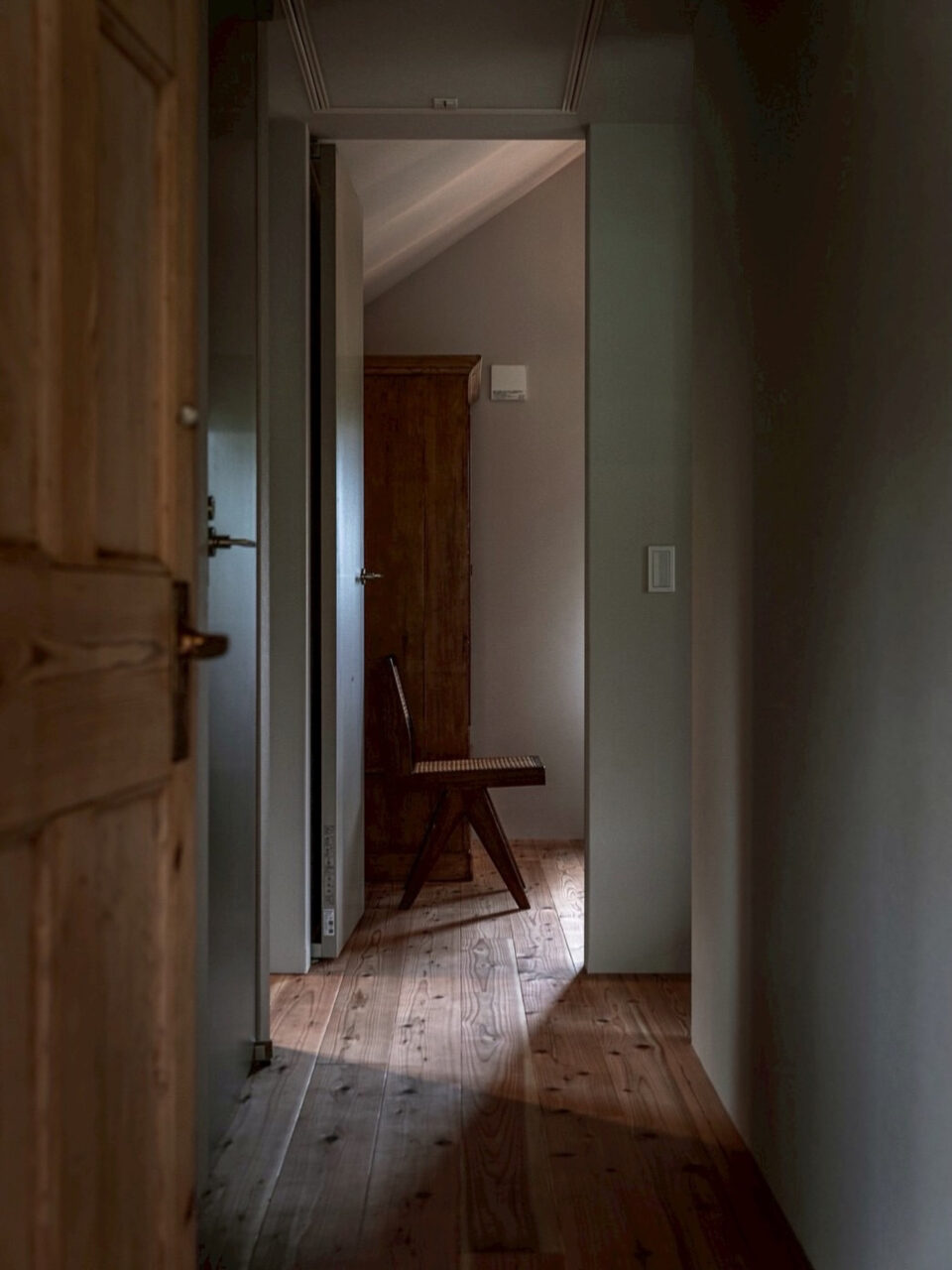 静寂に満ちた廊下