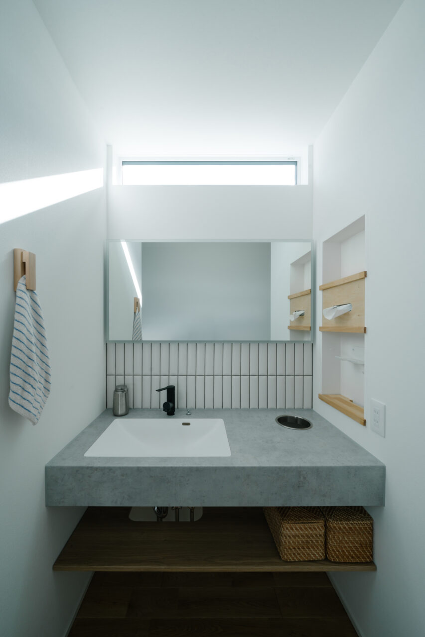 造作ティッシュ入れ、造作のごみ入れまで考え抜かれた機能が美しさが両立した住まい