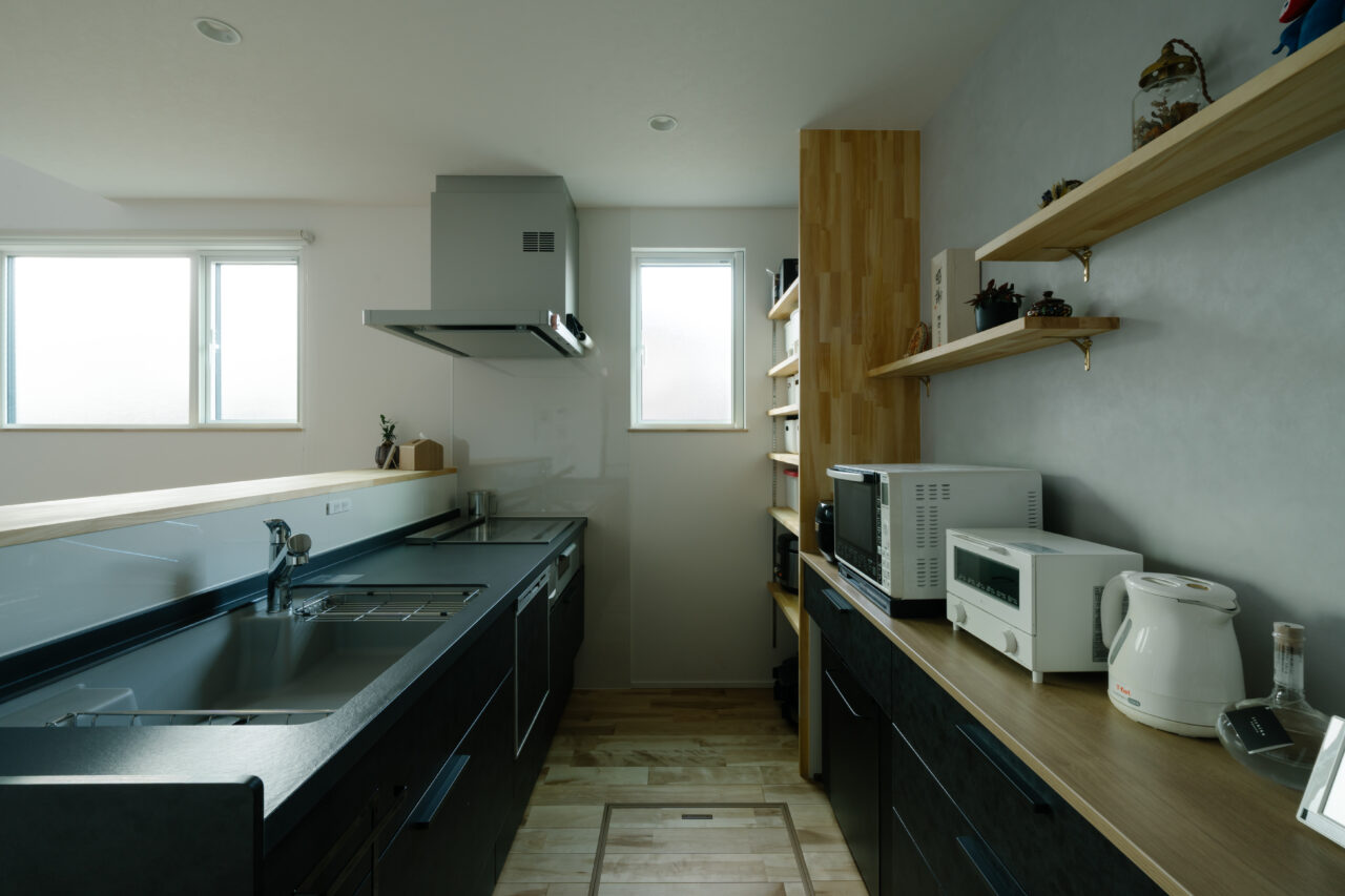 造作棚で彩るキッチン