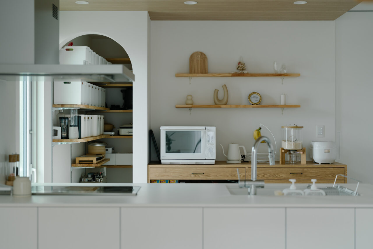 ゴミ箱の配置まで設計されたキッチン