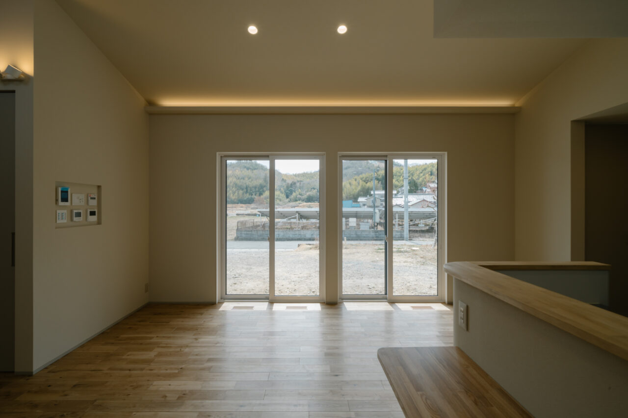 カーテンボックス間接照明のある空間