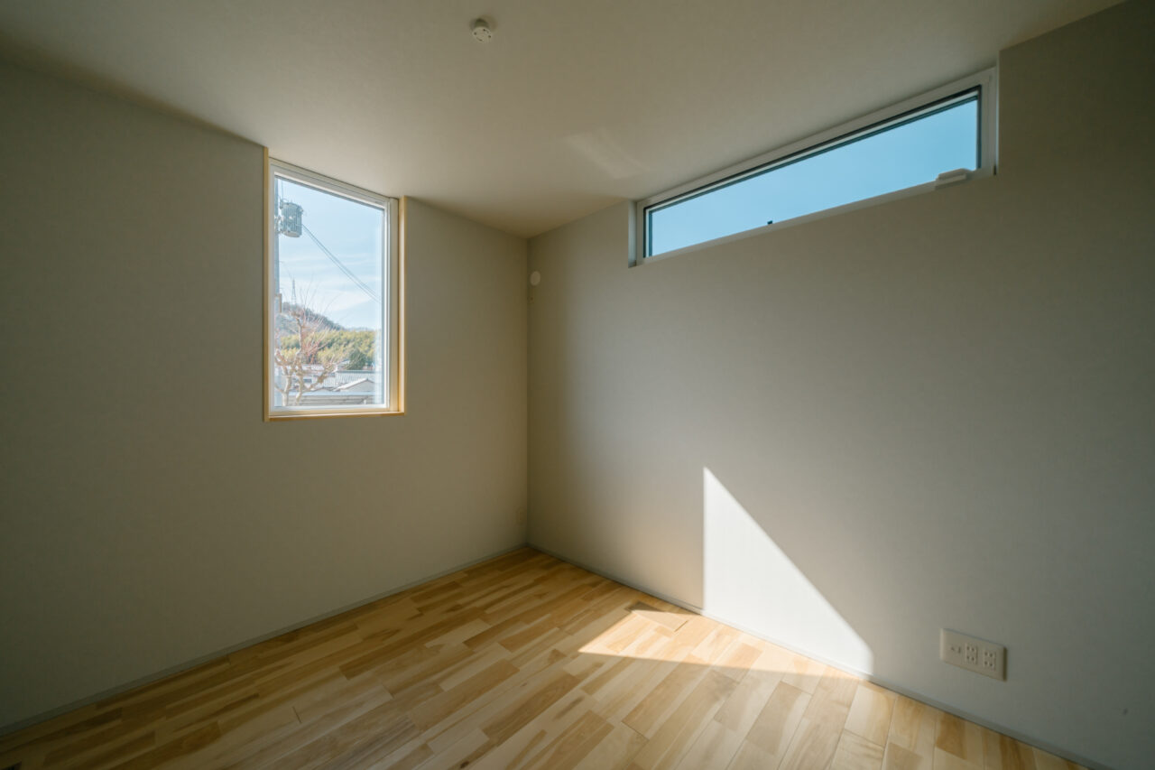 子どもと大人の空間を分けた間取り