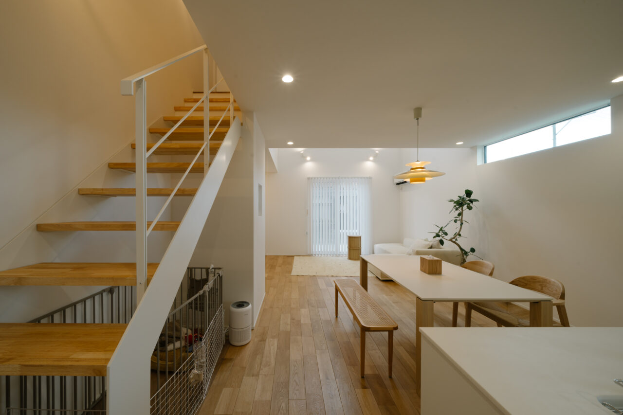 白と木で統一された空間