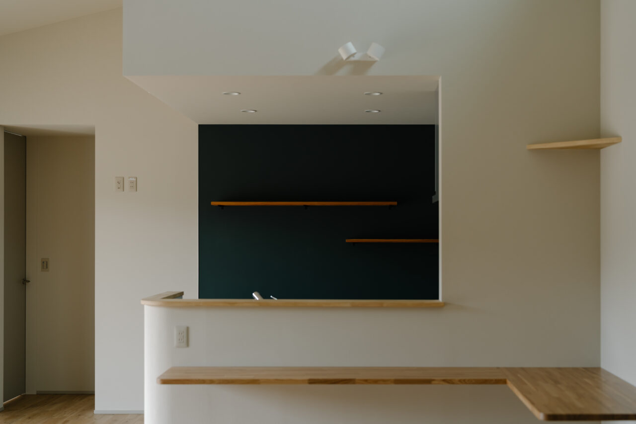 アール形状キッチンのある住宅デザイン