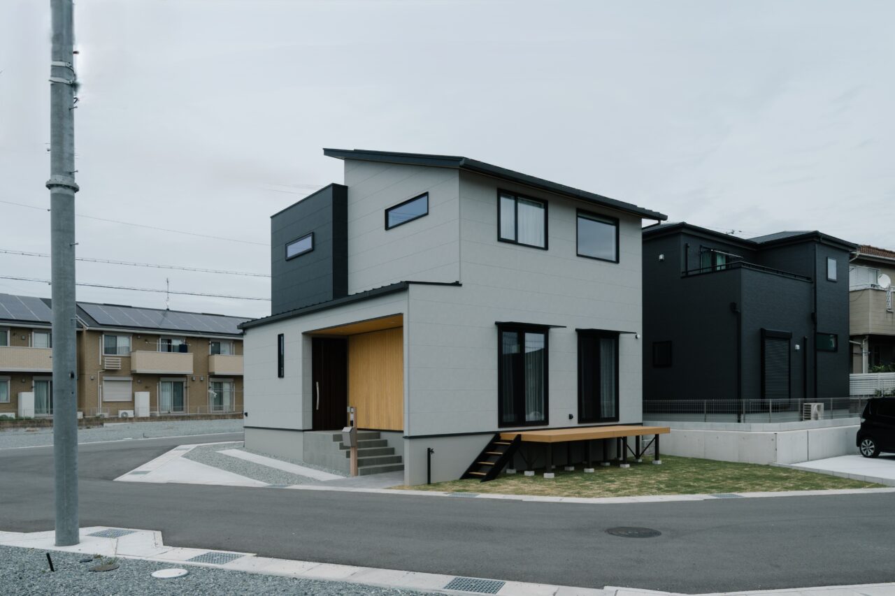 自然素材で仕立てた注文住宅の外観