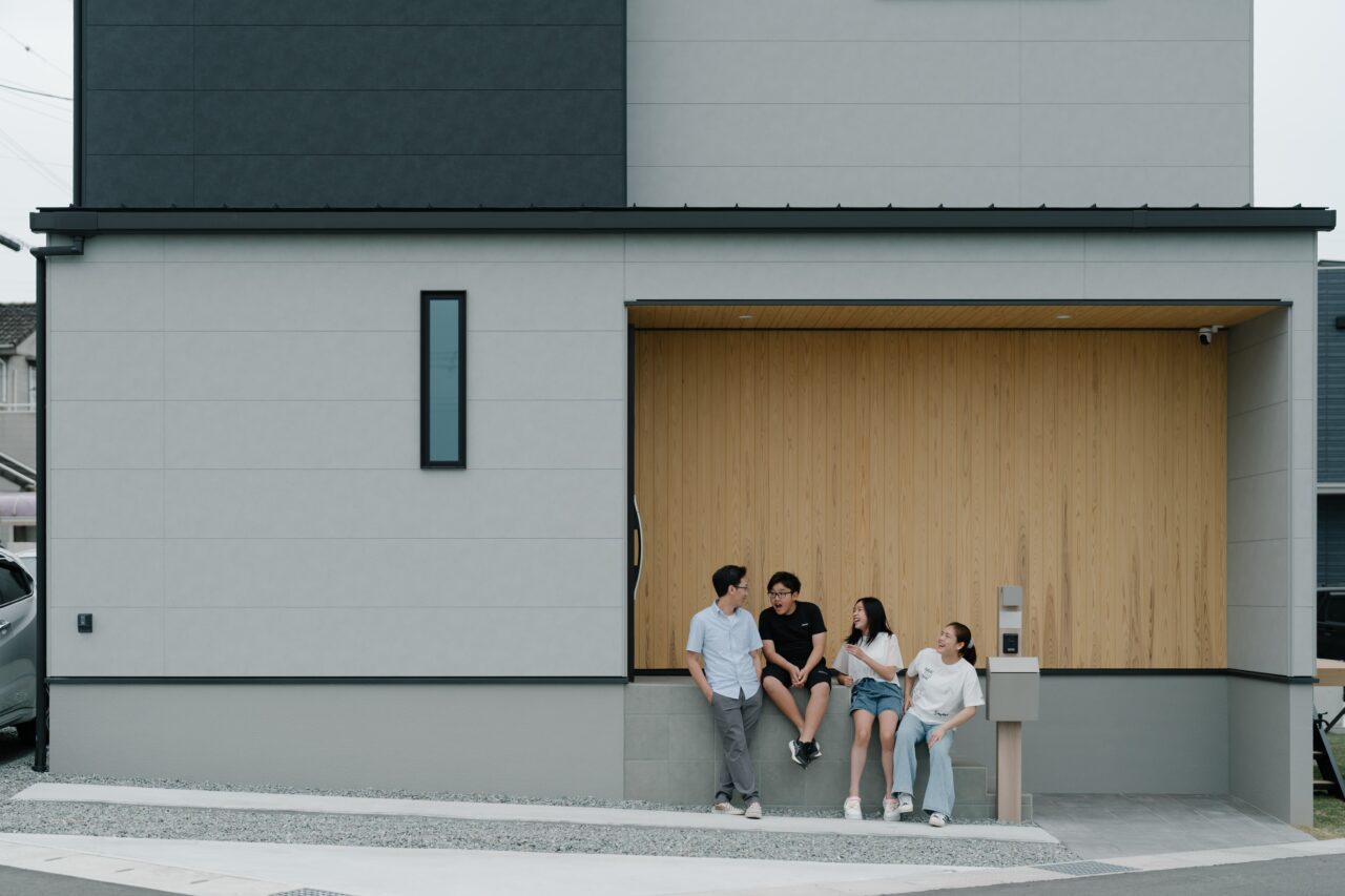 木の質感が映えるナチュラルデザイン住宅